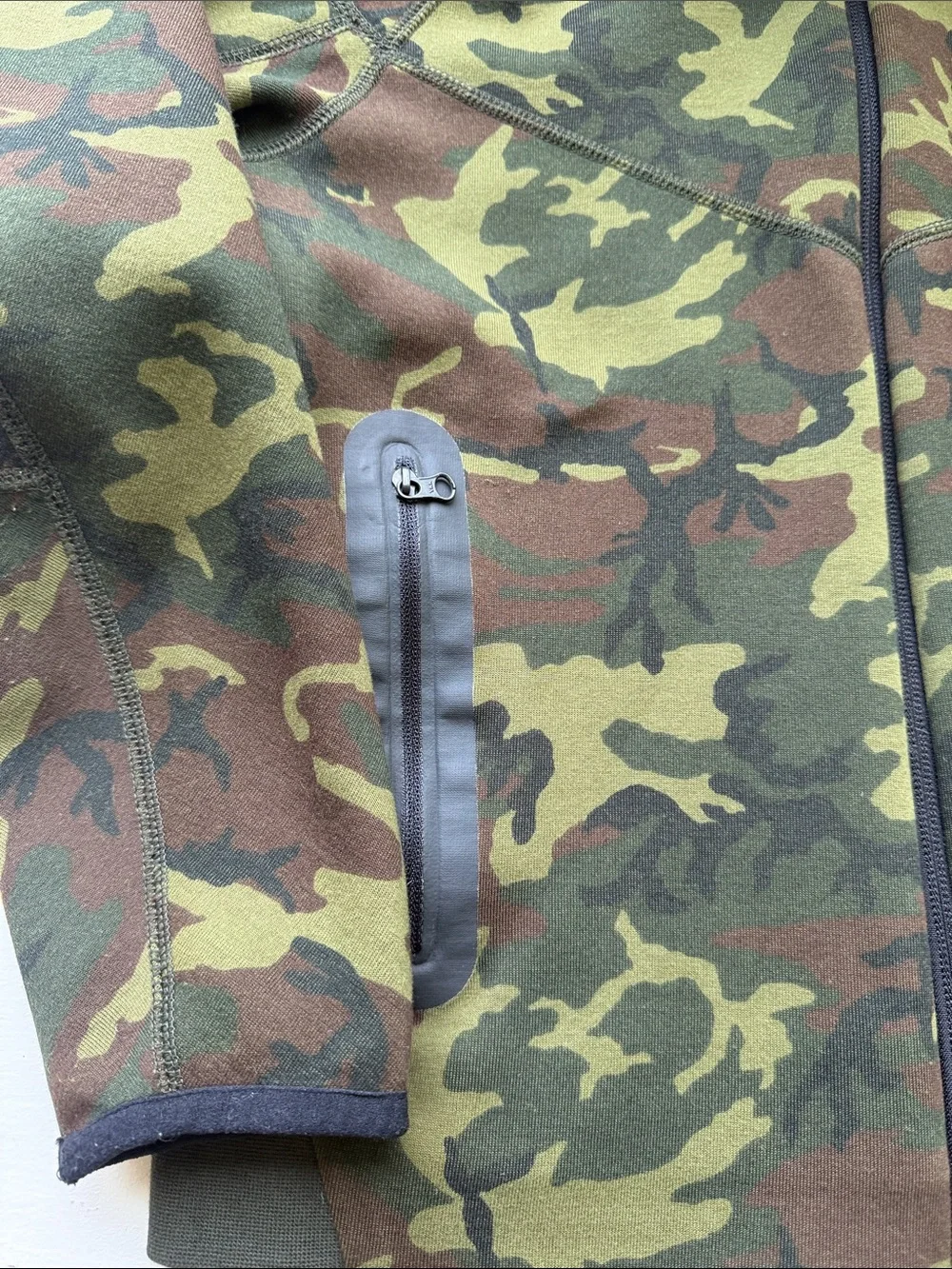 Kids nike tech Camo Full‑Zip Hooded Jacket - Green Camo size Med. Like new.